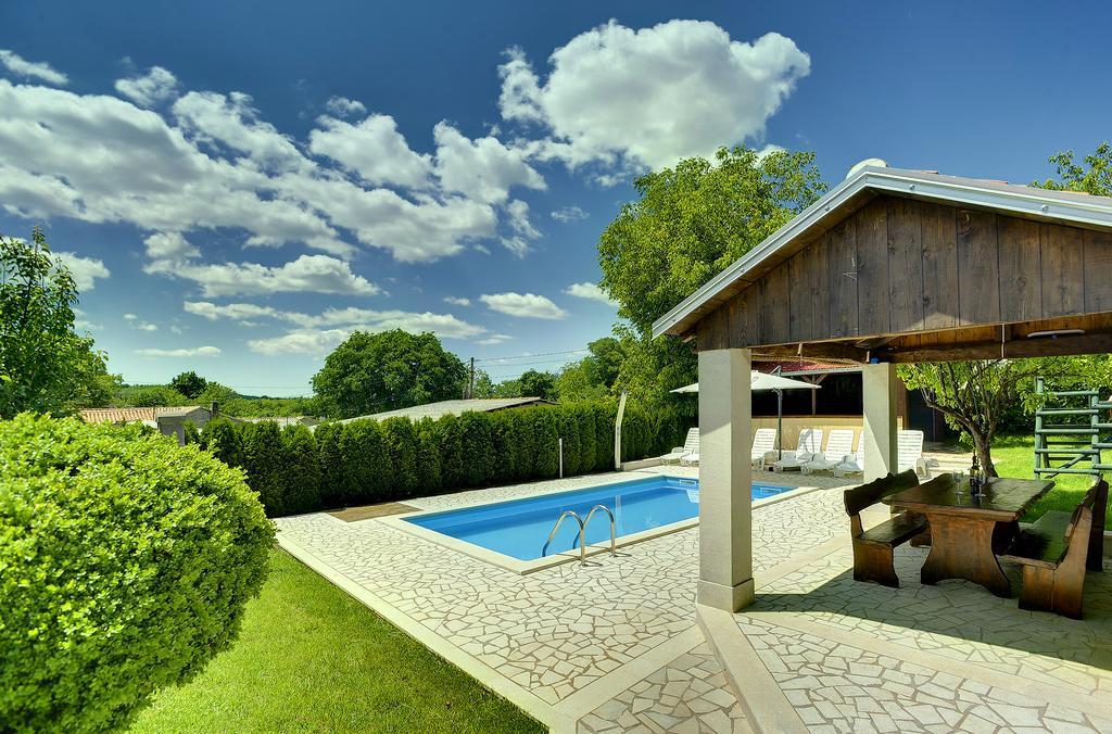Villa Semy Pazin Kültér fotó